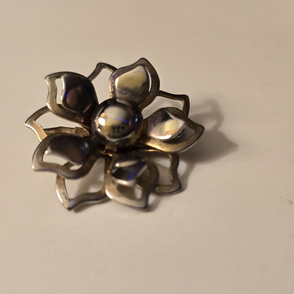 Vintage Small Flower Brooch Gold Tone